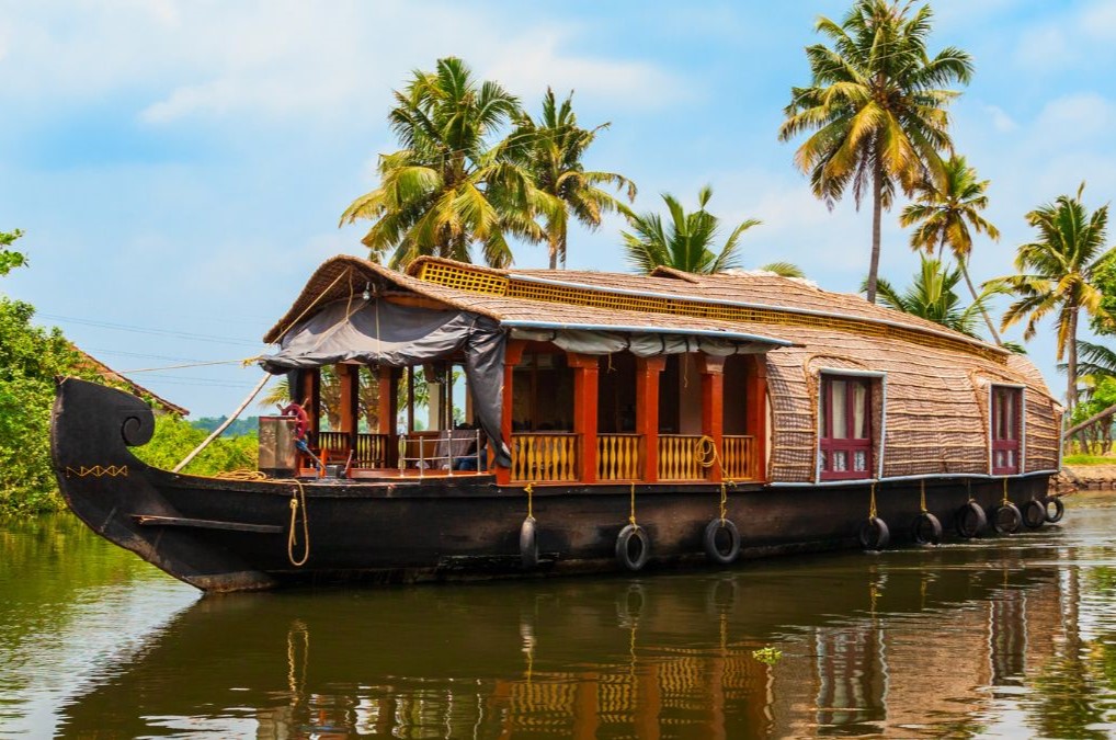 Alleppy Houseboat | Cruise on Backwaters