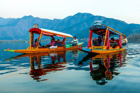 Shikara Rides on Dal Lake