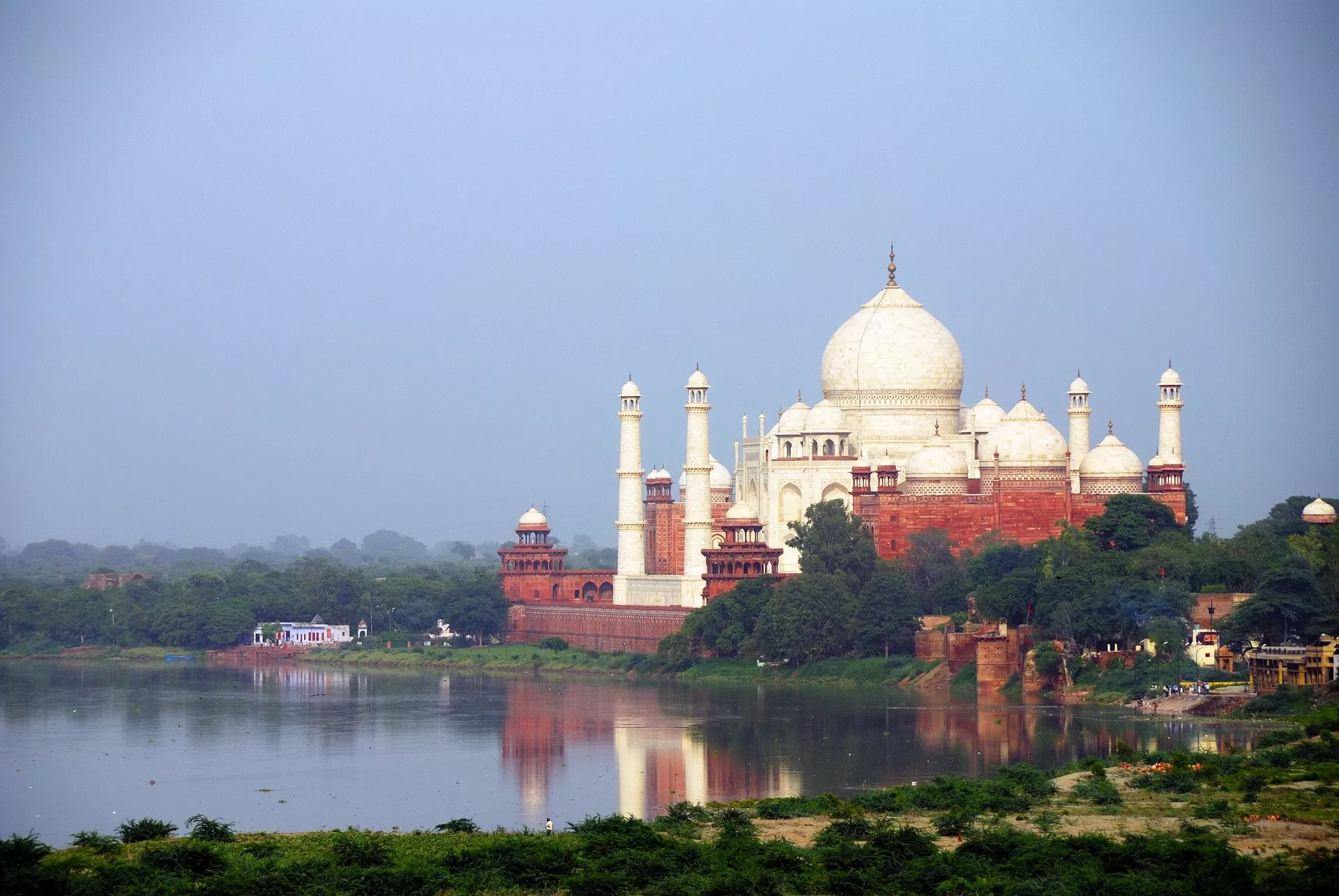 Serene Escapes: Delhi, Agra & Kashmir Awaits