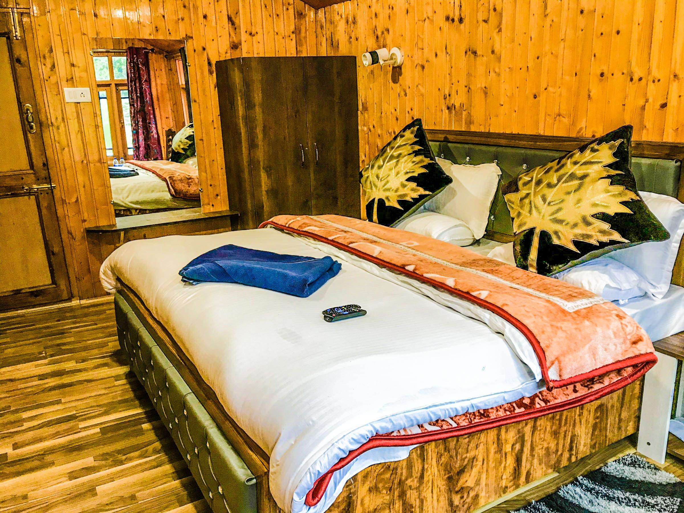 Hotel Queens Park Pahalgam