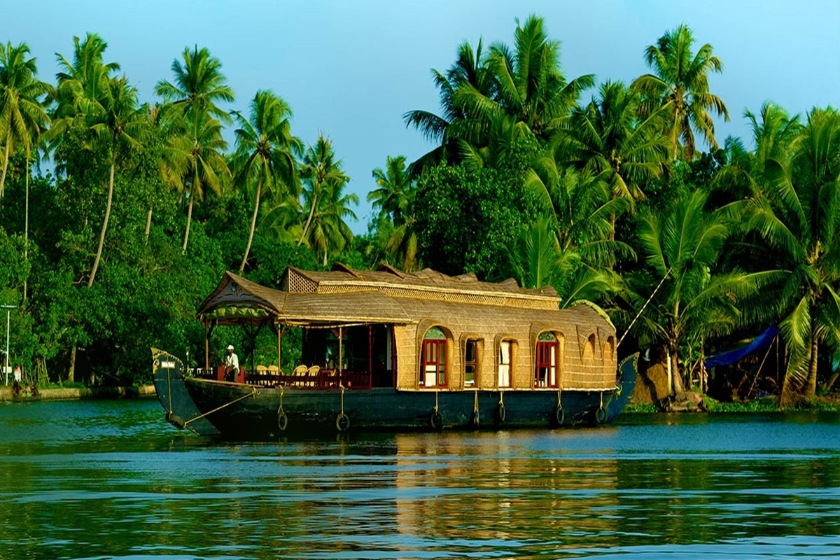 Best Romantic Escape to Kerala With Freebies